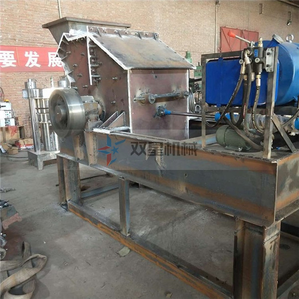 液壓開箱制砂機篩網為什么容易損壞，制砂機篩網堵塞怎么辦？